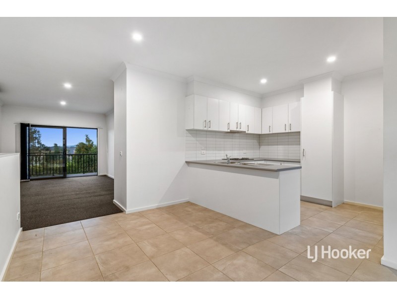 3 Hiddleston Court, Cranbourne West VIC 3977