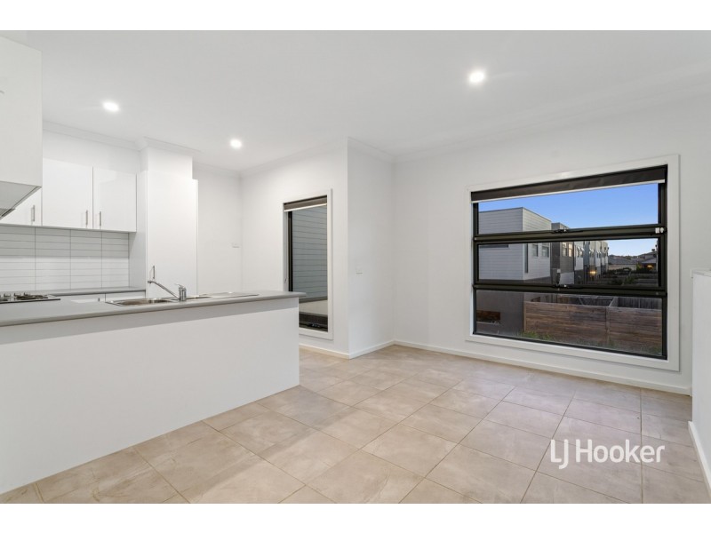 3 Hiddleston Court, Cranbourne West VIC 3977