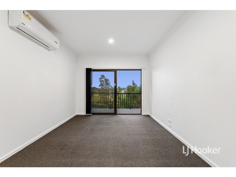 3 Hiddleston Court, Cranbourne West VIC 3977