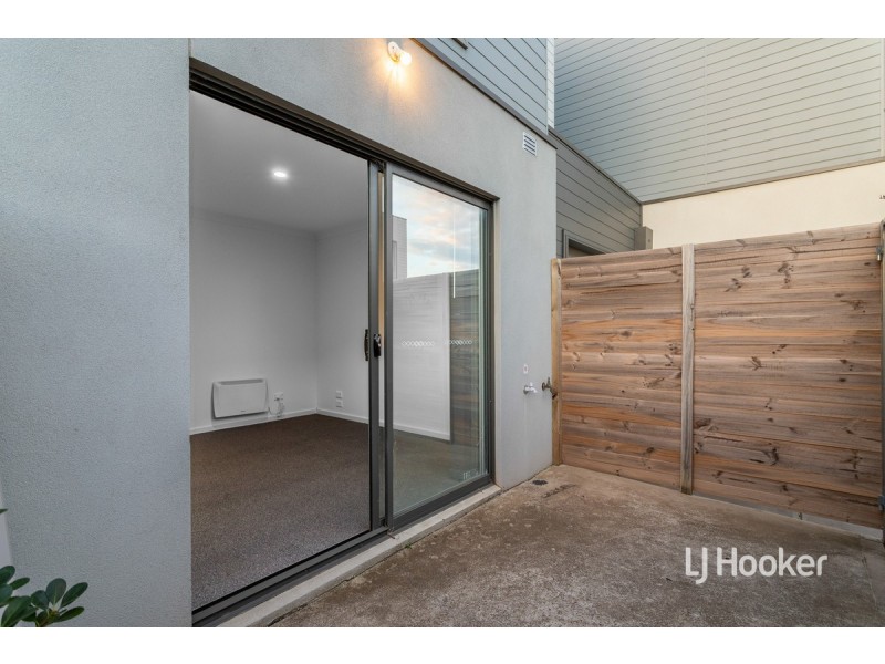 3 Hiddleston Court, Cranbourne West VIC 3977