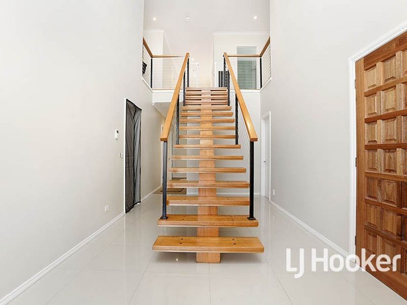 7 Viewbank Court, Sanctuary Lakes VIC 3030
