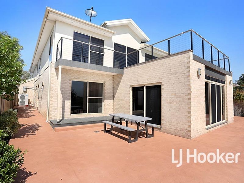 7 Viewbank Court, Sanctuary Lakes VIC 3030