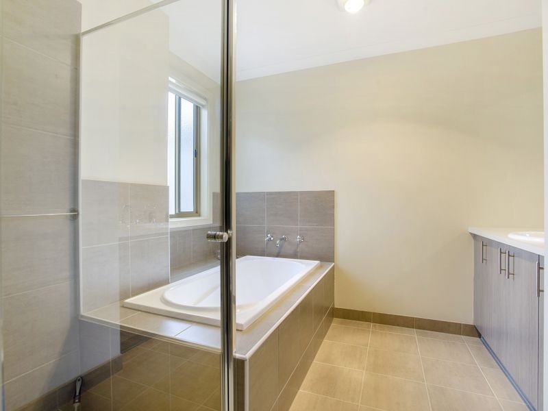 40 Featherbrook Drive, Point Cook VIC 3030