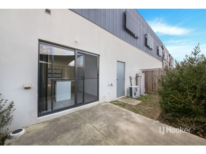 24 Cassius Circuit, Cranbourne North VIC 3977