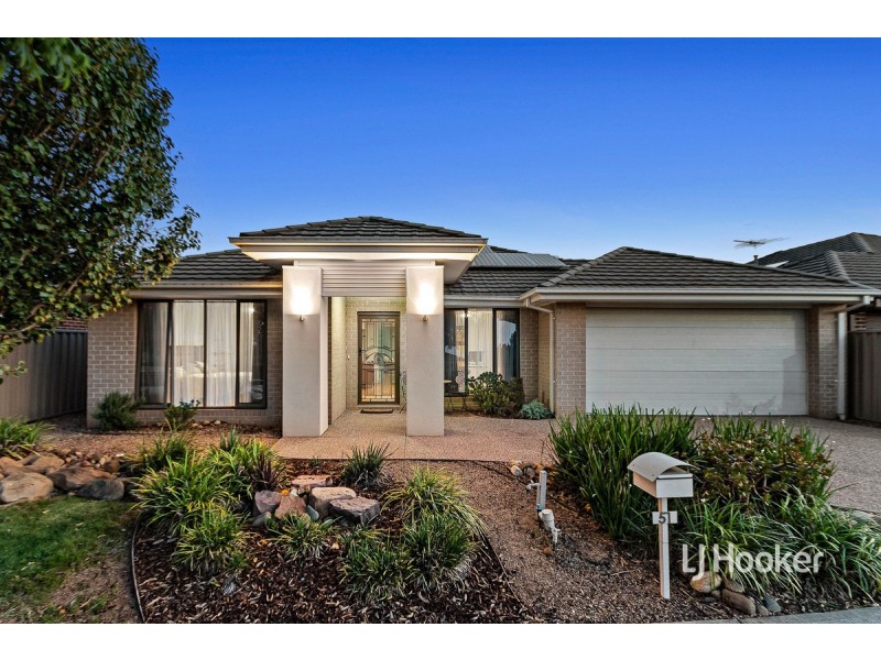 51 Fairbridge Road, Point Cook VIC 3030
