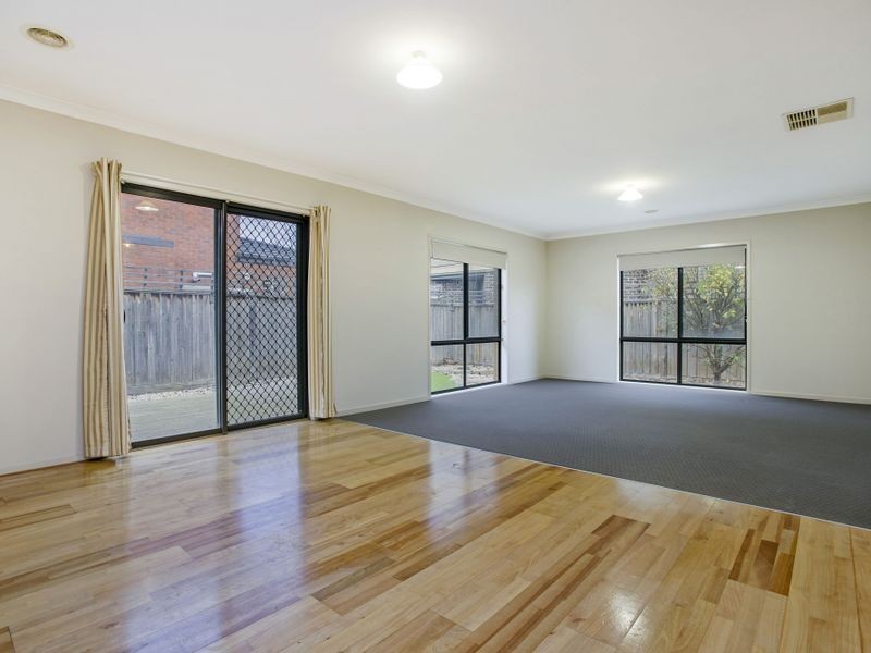 76 Urban Drive, Williams Landing VIC 3027