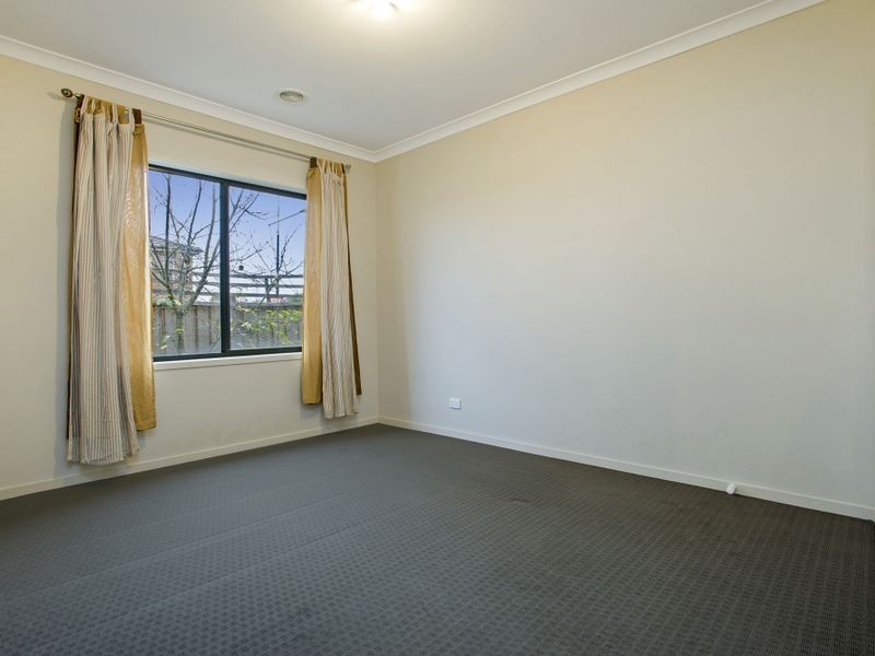 76 Urban Drive, Williams Landing VIC 3027