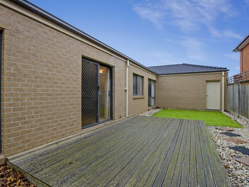 76 Urban Drive, Williams Landing VIC 3027
