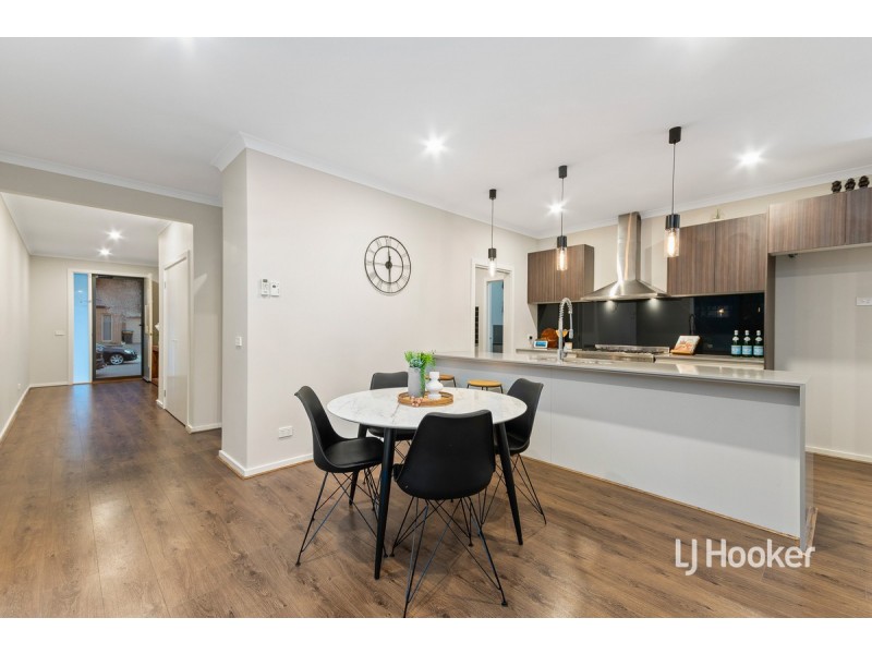 9 Treeleaf Avenue, Point Cook VIC 3030