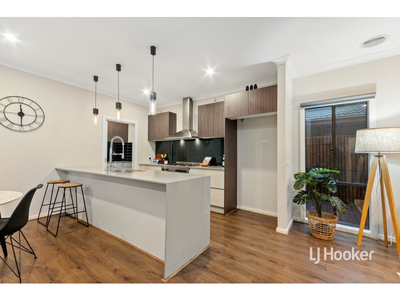 9 Treeleaf Avenue, Point Cook VIC 3030