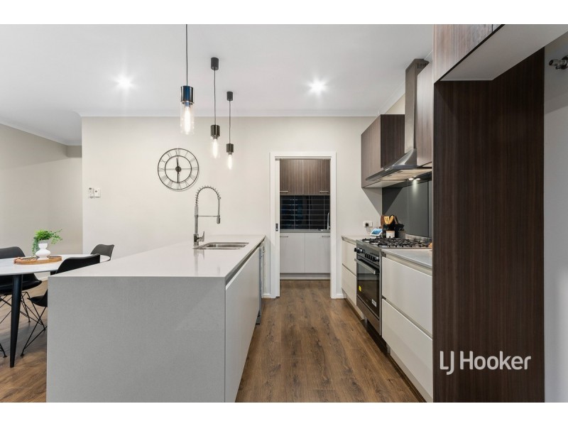 9 Treeleaf Avenue, Point Cook VIC 3030