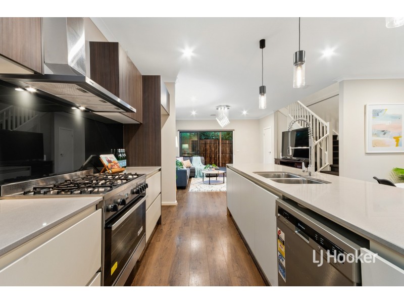 9 Treeleaf Avenue, Point Cook VIC 3030