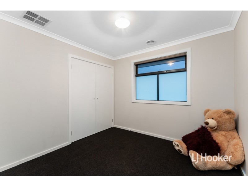 9 Treeleaf Avenue, Point Cook VIC 3030