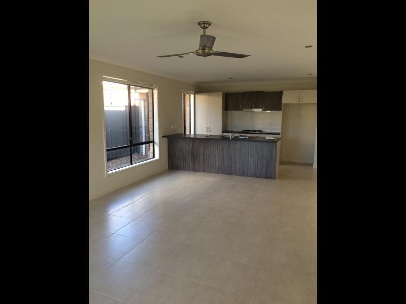 21 Michael Place, Point Cook VIC 3030