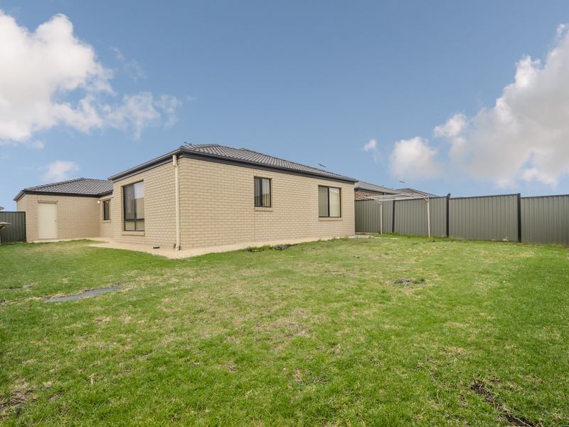 23 Fairbridge Road, Point Cook VIC 3030