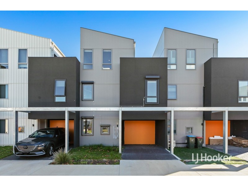 16 Lawler Street, Point Cook VIC 3030