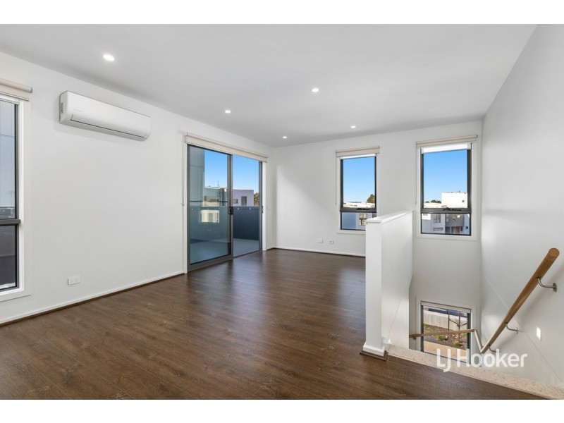 16 Lawler Street, Point Cook VIC 3030