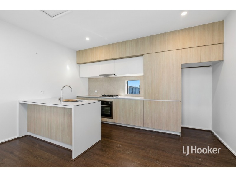 16 Lawler Street, Point Cook VIC 3030