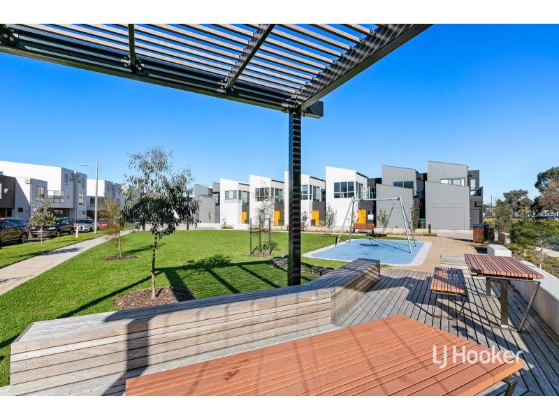 16 Lawler Street, Point Cook VIC 3030