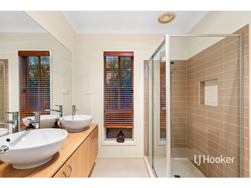 3 Opperman Place, Point Cook VIC 3030