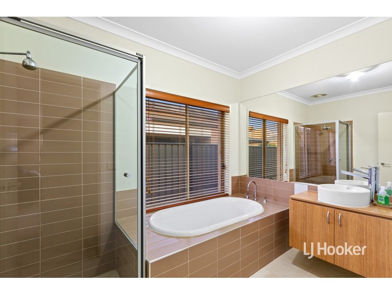 3 Opperman Place, Point Cook VIC 3030