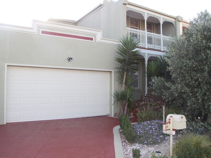21 Creswick Drive, Point Cook VIC 3030