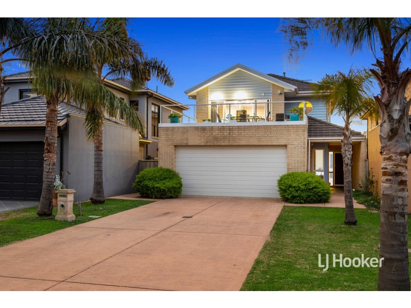 20 Sandy Point Road, Sanctuary Lakes VIC 3030