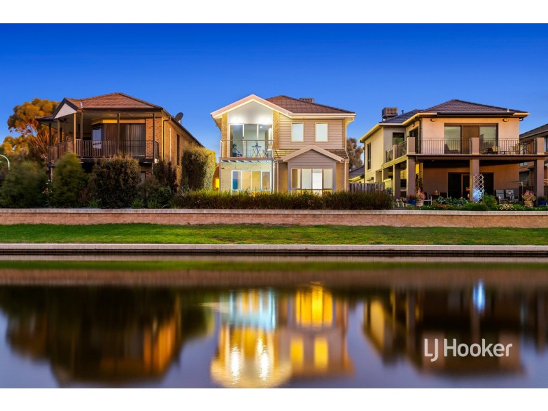 20 Sandy Point Road, Sanctuary Lakes VIC 3030