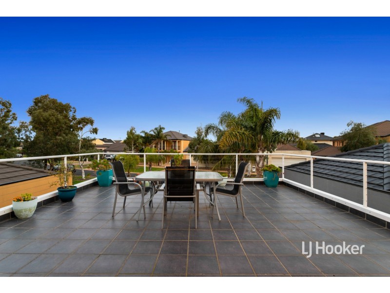 20 Sandy Point Road, Sanctuary Lakes VIC 3030