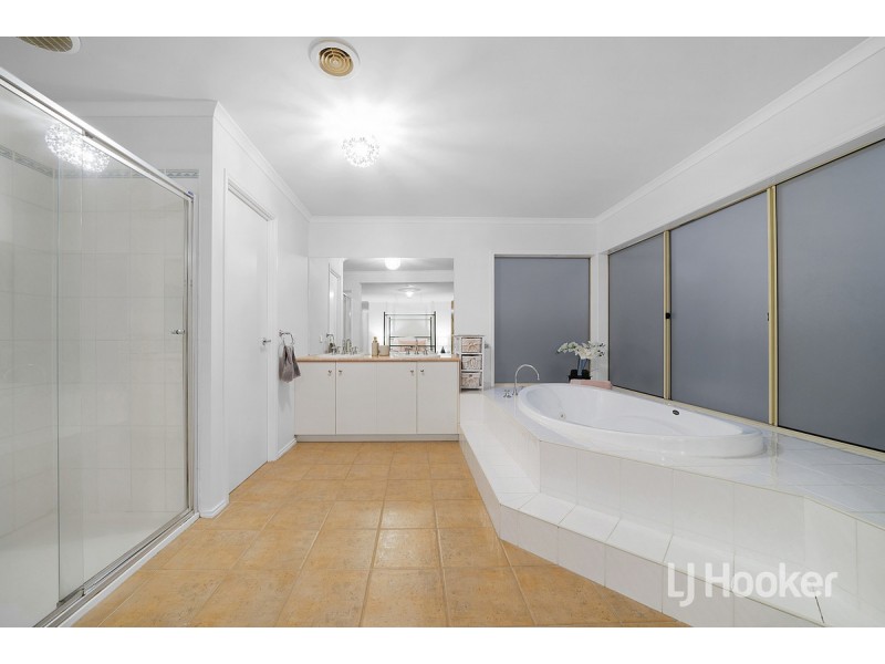 38 Willowgreen Way, Point Cook VIC 3030