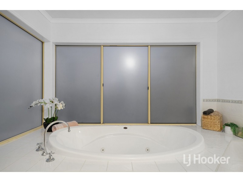 38 Willowgreen Way, Point Cook VIC 3030