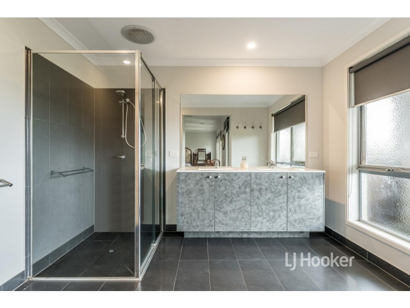 33 Edge View, Point Cook VIC 3030