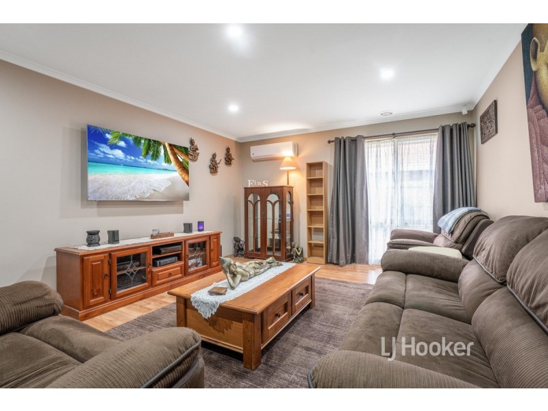 52 Westleigh Drive, Werribee VIC 3030