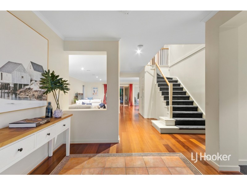 128 Sanctuary Lakes South Boulevard, Sanctuary Lakes VIC 3030