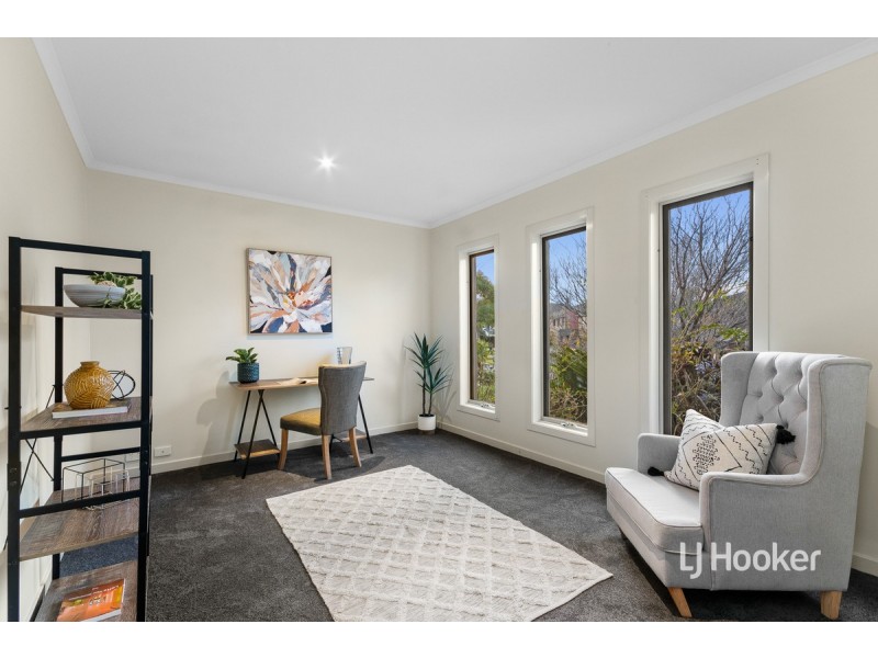128 Sanctuary Lakes South Boulevard, Sanctuary Lakes VIC 3030