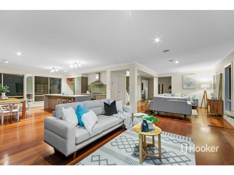 128 Sanctuary Lakes South Boulevard, Sanctuary Lakes VIC 3030