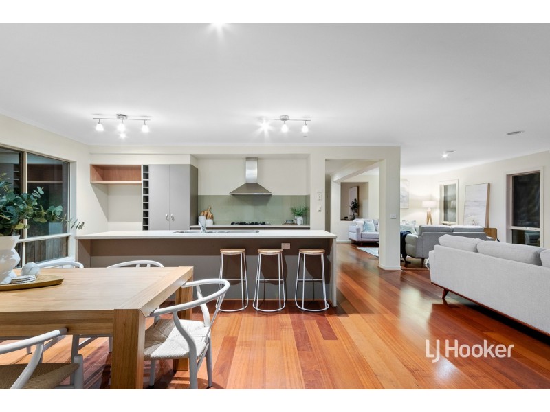 128 Sanctuary Lakes South Boulevard, Sanctuary Lakes VIC 3030