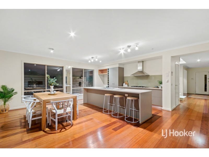 128 Sanctuary Lakes South Boulevard, Sanctuary Lakes VIC 3030