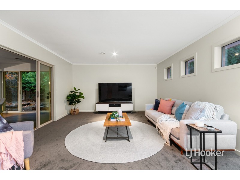 128 Sanctuary Lakes South Boulevard, Sanctuary Lakes VIC 3030