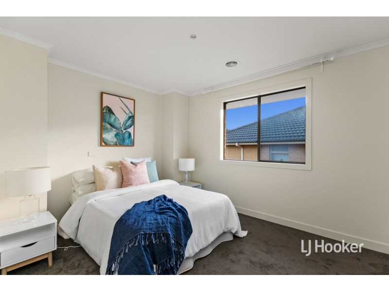 128 Sanctuary Lakes South Boulevard, Sanctuary Lakes VIC 3030