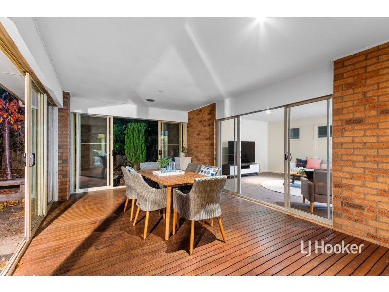 128 Sanctuary Lakes South Boulevard, Sanctuary Lakes VIC 3030