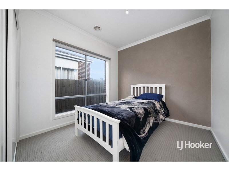2/14 Harness Court, Truganina VIC 3029