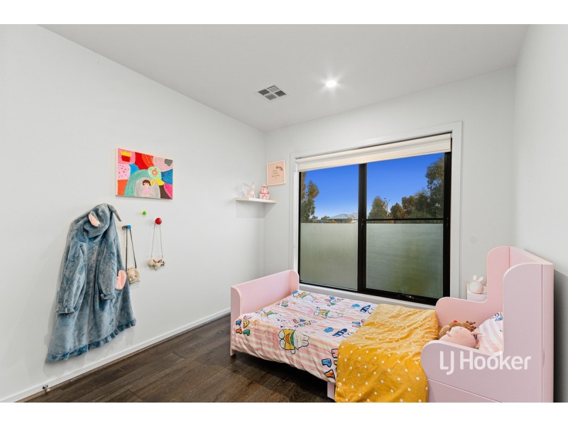 50 Umbrella Way, Point Cook VIC 3030