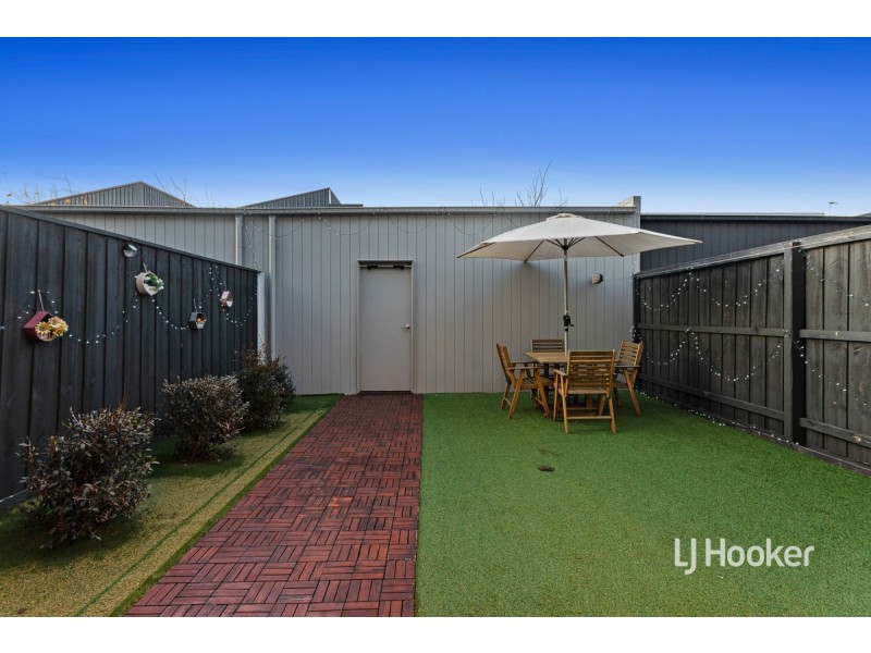50 Umbrella Way, Point Cook VIC 3030