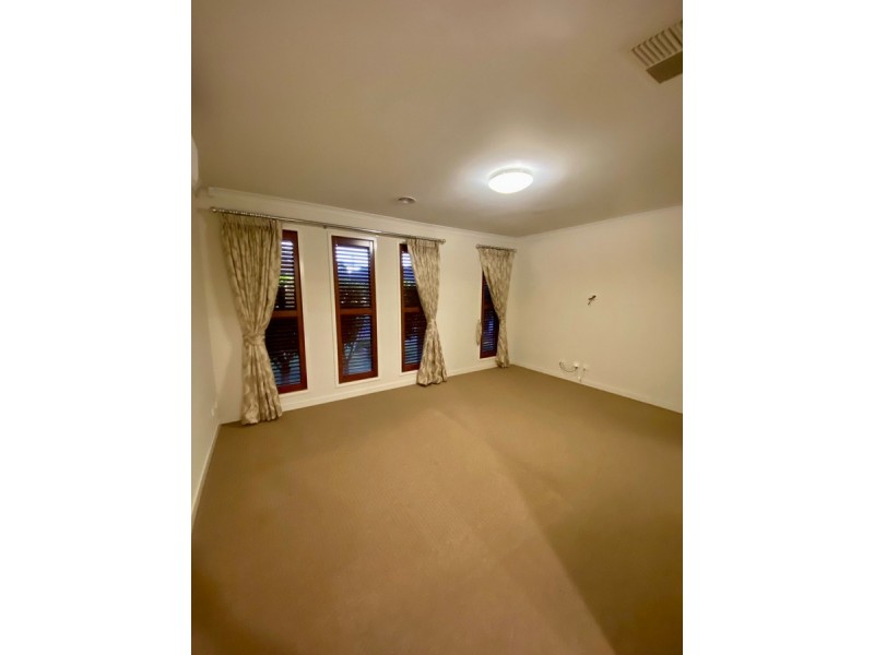 28 Lambourne Avenue, Truganina VIC 3029