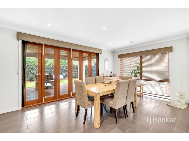 10 Kingsford Drive, Point Cook VIC 3030