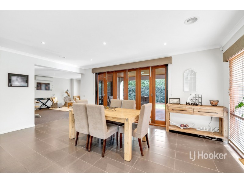 10 Kingsford Drive, Point Cook VIC 3030