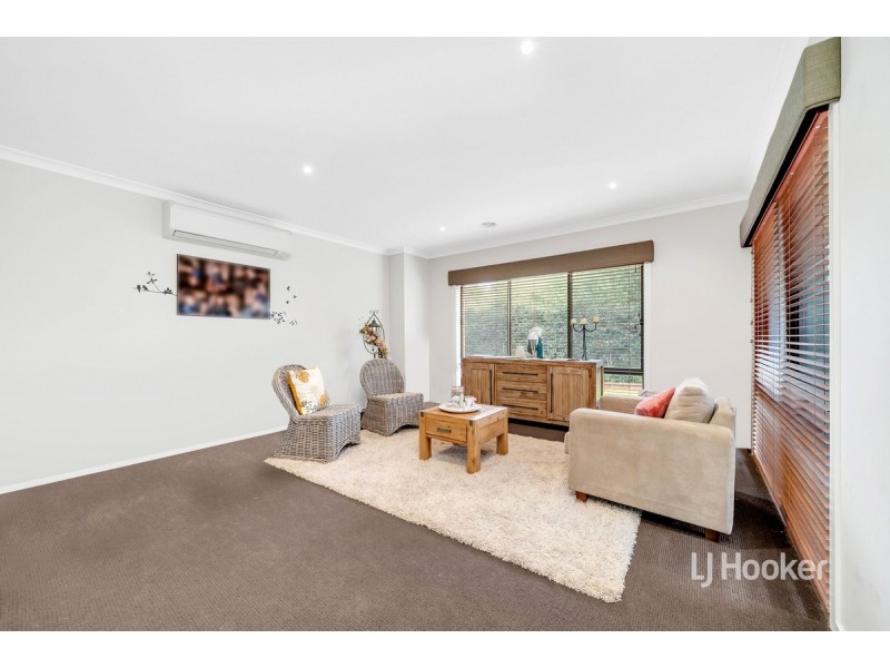 10 Kingsford Drive, Point Cook VIC 3030