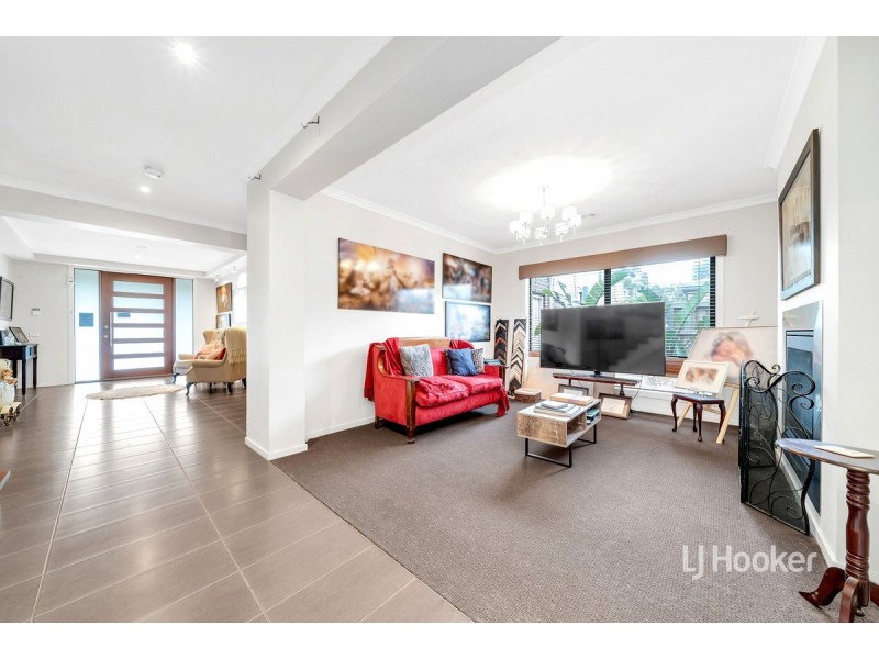10 Kingsford Drive, Point Cook VIC 3030