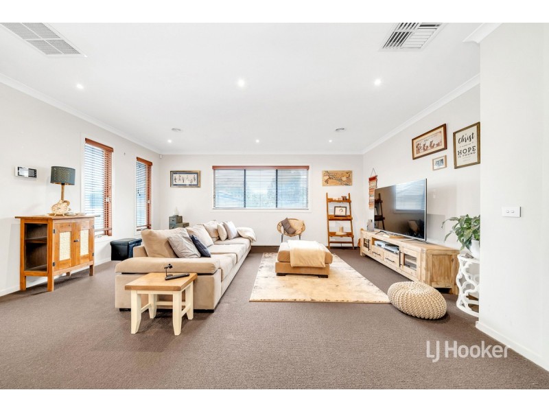 10 Kingsford Drive, Point Cook VIC 3030